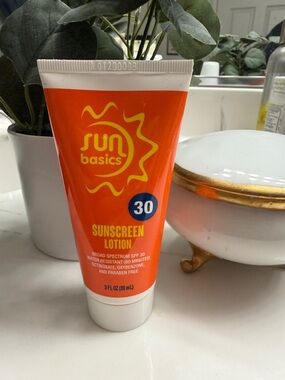 Sun Basics 30 SPF Sunscreen Lotion, broad spectrum water resistant